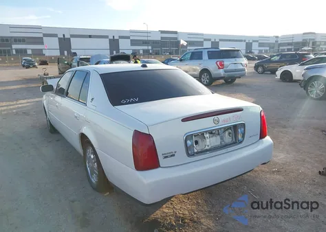 2004 Cadillac Deville Standard z USA, uszkodzony, nr VIN 1G6KD54Y84U235550